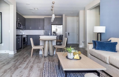Savannah Apartment | Landing | Incredible 2BD, Yoga Studio, Gym