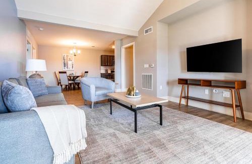 Cocoa Apartment | Landing Incredible 3BD Pool Clubhouse