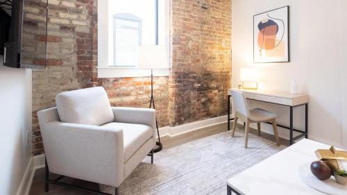Five Points South Apartment | Landing Midtown