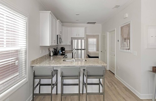 Huntsville Apartment | Landing | Modern 1BD, Courtyard, Gym