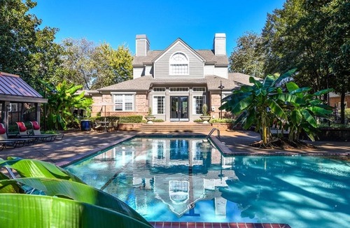 Germantown Apartment | Landing | Modern 1BD, Gym, Tennis Court