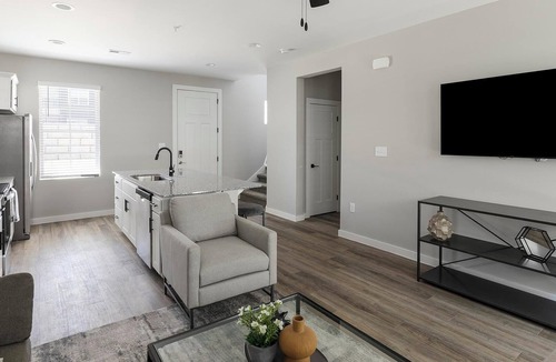 Madison Apartment | Landing | Modern 2BD, Courtyard, Pool