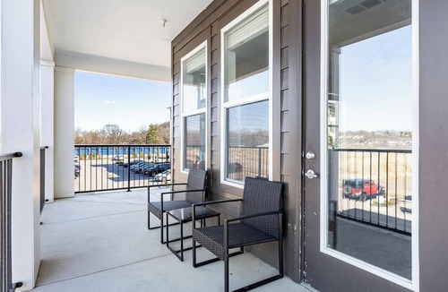 Dayton Apartment | Landing | Modern 2BD in Manhattan Harbour
