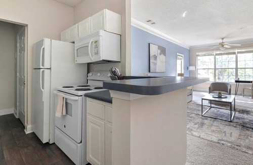 McDonough Apartment | Landing | Modern 2BD, Pool, Gym