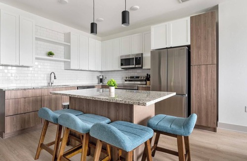 Highpoint Apartment | Landing | Modern 2BD, Pool, Game Room