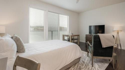Avondale Apartment | Landing Modern Apartment with Amazing Amenities (ID7245X86)