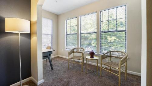 Greer Apartment | Landing Modern Apartment with Amazing Amenities (ID9830X28)