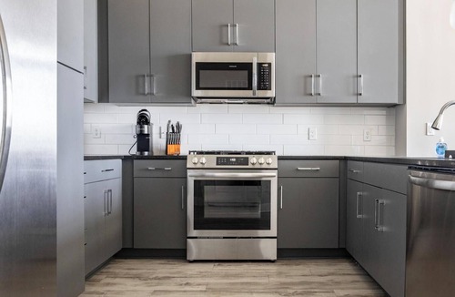 Savannah Apartment | Landing | Spectacular 1BD, Gym, Yoga Studio