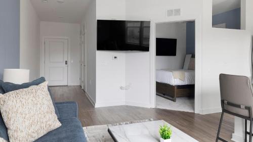 Rome Apartment | Landing Spectacular 1BD Gym Clubhouse