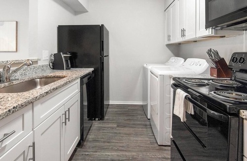 Cordova Apartment | Landing | Spectacular 2BD, Gym, Pool