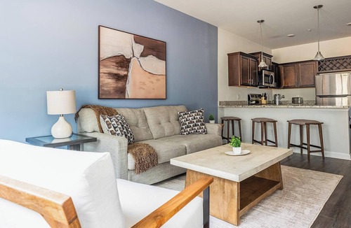Bloomingdale Apartment | Landing | Spectacular 2BD, Pool, Gym
