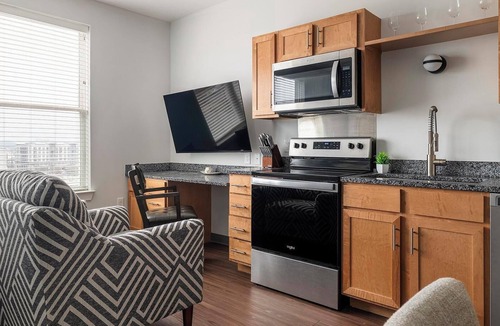Five Points South Apartment | Landing | Spectacular Studio, Gym, Pool