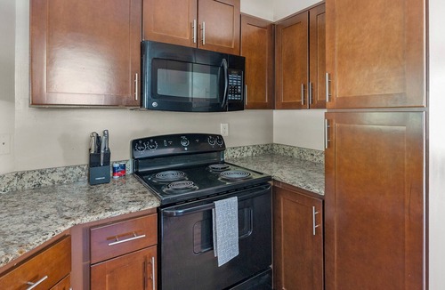 Germantown Apartment | Landing | Spectacular 3BD, Pool, Gym