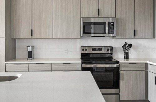 Ono Island Apartment | Landing | Spectacular 1BD, Yoga Studio, Gym