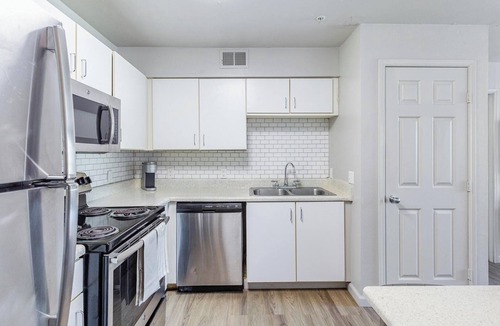 Tallahassee Apartment | Landing | Stunning 1BD, Gym, Clubhouse
