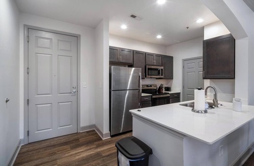 Corryville Apartment | Landing | Stunning 2BD, Gym, Pool