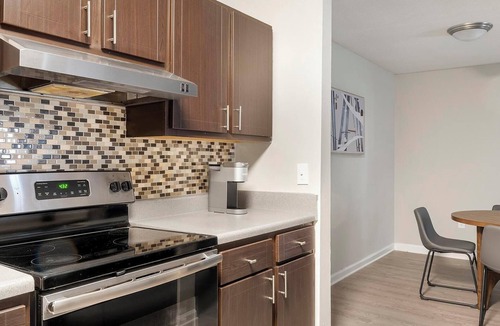 Stockbridge Apartment | Landing | Stunning 3BD, Gym, Clubhouse