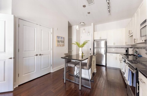 Central Business District Apartment | Landing | Stylish 1BD, Gym, Rooftop Lounge