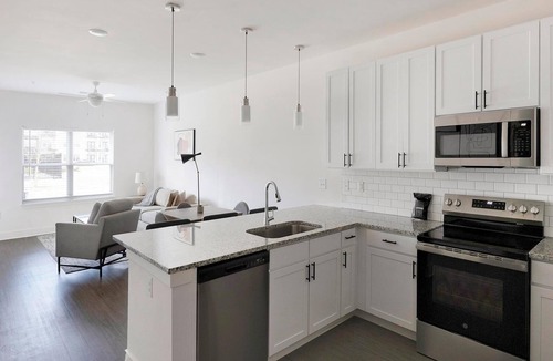 Athens Apartment | Landing | Stylish 1BD, Pool, Gym