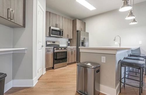 Fort Myers Apartment | Landing | Stylish 1BD, Pool, Clubhouse