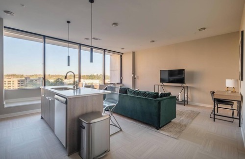 Civil Rights Historic District Apartment | Landing | Stylish 2BD in Fountain Heights