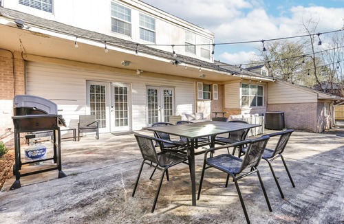 Montgomery House | Large Beautiful Home with Fiber Optic WI-FI -Close to DT- RTJ Golf- Maxwell AFB
