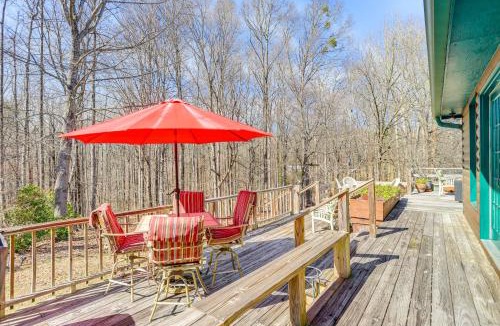 Dahlonega House | Large Deck: Luxe 6-Acre Retreat in Dahlonega!