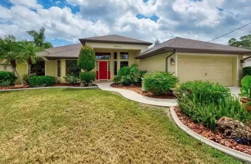 North Port House | Large home with private heated pool, mins from golf, beaches, and restaurants.