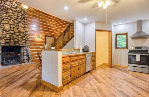Sylva House | Large multi-level beauty with wrap-around deck, patio, AC, WiFi, wood fireplace
