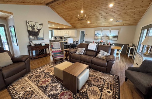Sky Valley Cabin | Large Resort Cabin with Breathtaking Mountain Views + Firepit