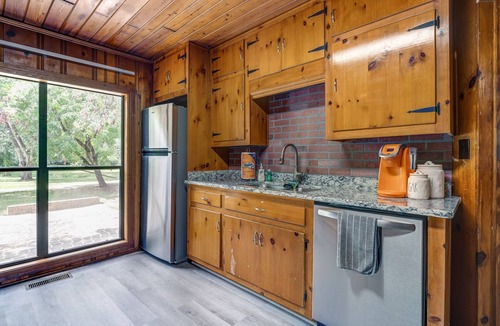 McCalla House | LARGE Stone Home, Convenient to UA, Hoover Met, GOLF
