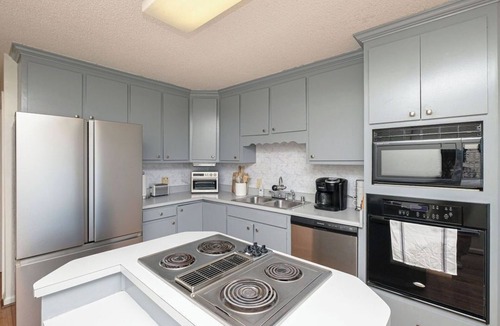 Normal House | large Stunning Retreat 15 min to Downtown Huntsville 3br/3bath