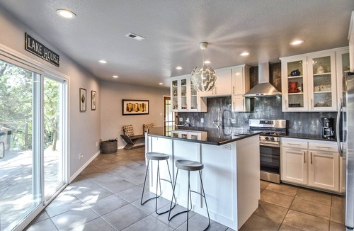 Granbury House | Large waterfront home with many outdoor and indoor activies.