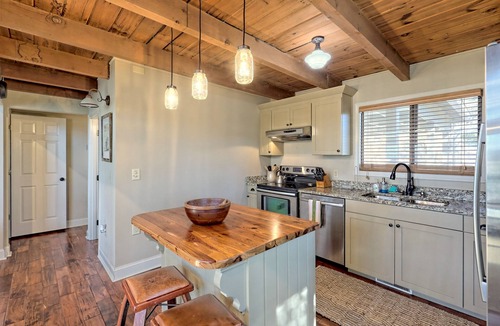 Sky Valley Cabin | Last Min Discount! Mountain View Home Hot Tub, Game Room, Fire Pit, Pizza Oven