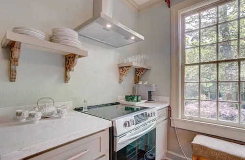Greater Belhaven Apartment | “Laurel”-Lovely, light-filled apartment.