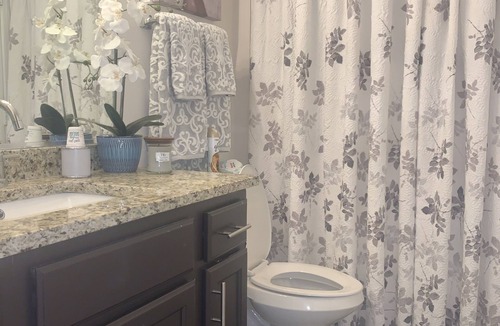 Castleberry Hill Apartment | Lavish Cozy Hideout Near Mercedes Bens & State Farm Arena Downtown ATL