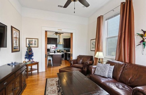 South 7th Ward House | Le Maison d`Art - 5-6 blocks away from live jazz