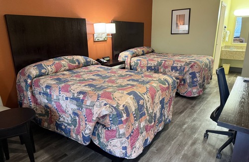 Collins Hotel | Liberty Inn