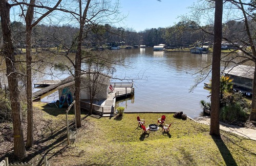 Milledgeville House | Lily & Oak Lakefront Retreat