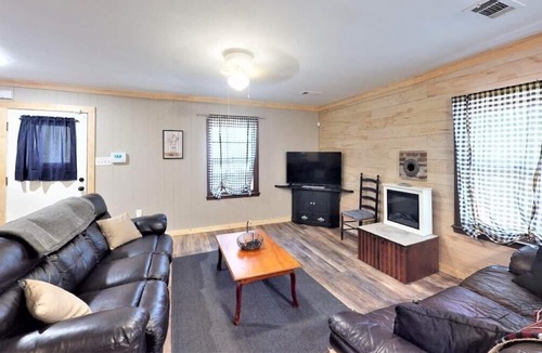 Tamassee House | Little River Retreat
