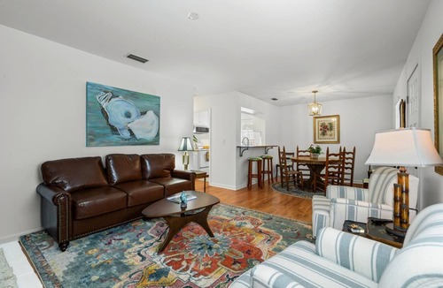 Point Clear House | Lob Lolly Cottage, A stylish cottage 5 minutes to downtown Fairhope,
