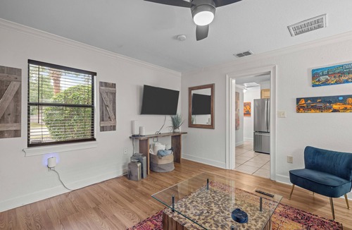 Winter Park House | LOCATION! COZY COMFORT 2 BLOCKS FROM PARK AVE W POOL, HOT TUB AND GRILL STATION!