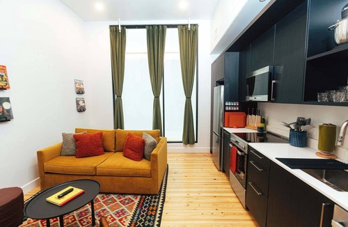Central City Apartment | Loft 306 - The WIlliam - Atrium - Downtown Vibes
