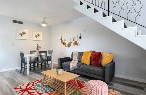 Virginia Gardens Apartment | Loft style 1b Apt | Fast Wi-Fi