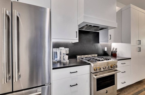 Castleberry Hill Apartment | Loft Style Spacious Lux Apt 102, sleeps 6
