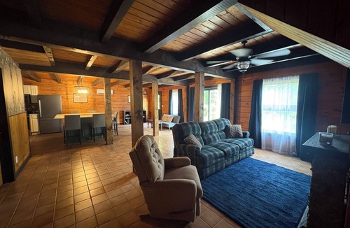 Orrtanna Cabin | Log Cabin Hideaway - off Route 30 - Game Room - Sleeps 8