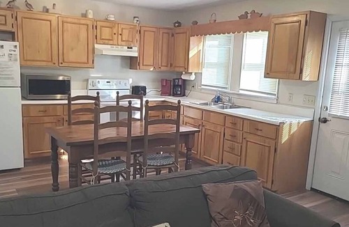 Whittier Cabin | Log Cabin w/Hot Tub near Casino, Cherokee & Bryson City