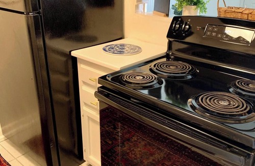 South Baton Rouge Condo | Lovely 1 bedroom condo with patio minutes from LSU