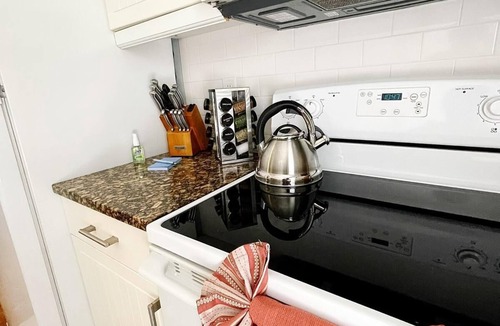 Palma Ceia Apartment | Lovely 2 bedroom rental, 2 minutes from the bay