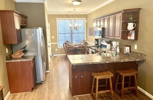 Hoover House | Lovely 4 Bed 3 Bath Town Home Conveniently to RTJ Golf, Hoover Met & college’s